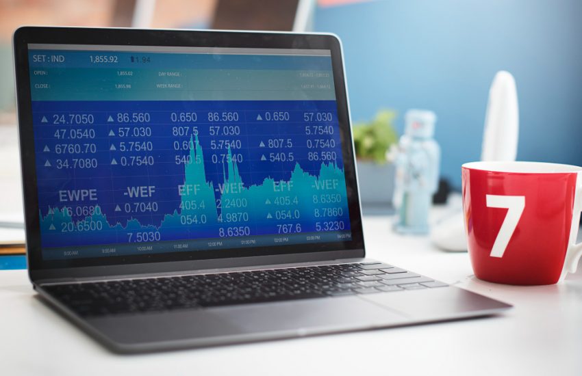 How to Look at 2 Different Timeframes at the Same Time on the MT4 Forex Trading Platform